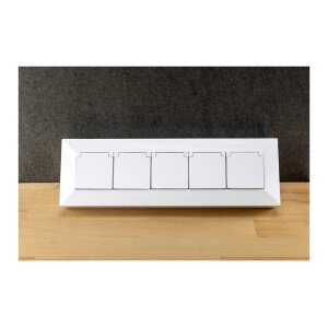 5-fach Steckdosenblock, weiß 250V~/ 16A, Aufbaumontage mit Klappen
