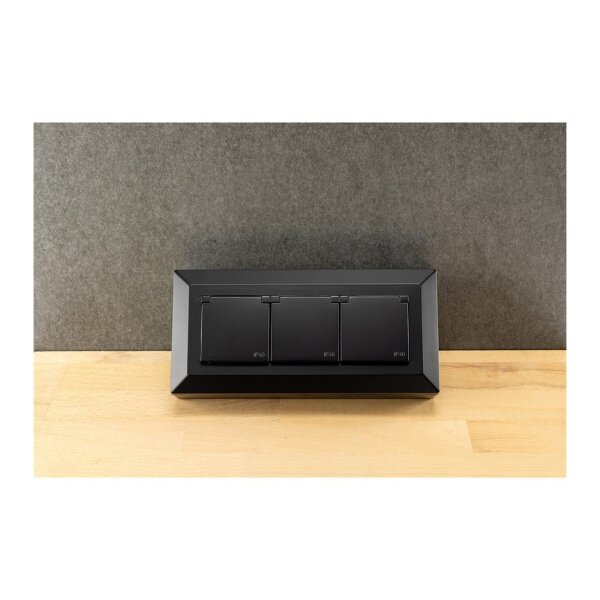 3-fach Steckdosenblock, schwarz 250V~/ 16A, Aufbaumontage mit Klappen