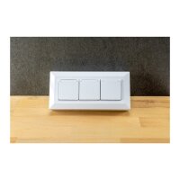 3-fach Steckdosenblock, weiß 250V~/ 16A, Aufbaumontage mit Klappen