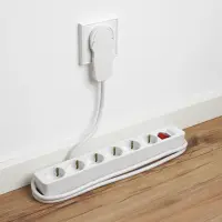 Steckdosenleiste 6-fach mit Flachstecker & Schalter, 2?m – Weiß