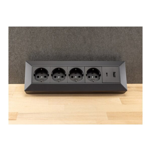 4-fach Steckdosenblock in Schwarz
