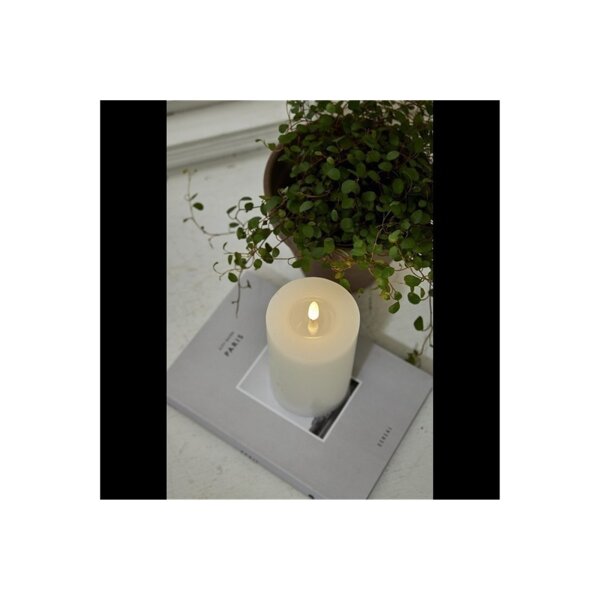 LED-Stumpenkerze Flamme Flow Weiß – 15?cm mit glänzender Vertiefung & Timer